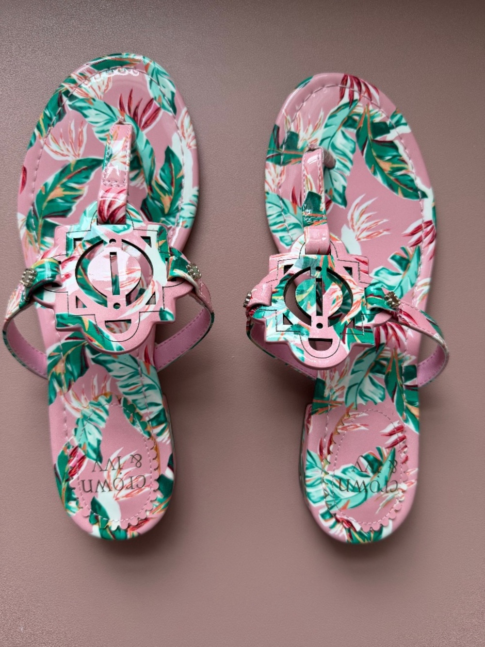 Crown & Ivy Wylie Tropical print Thong Sandal Size 7